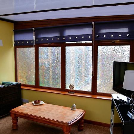 Entire Niche Apartment Hildenborough Exterior foto