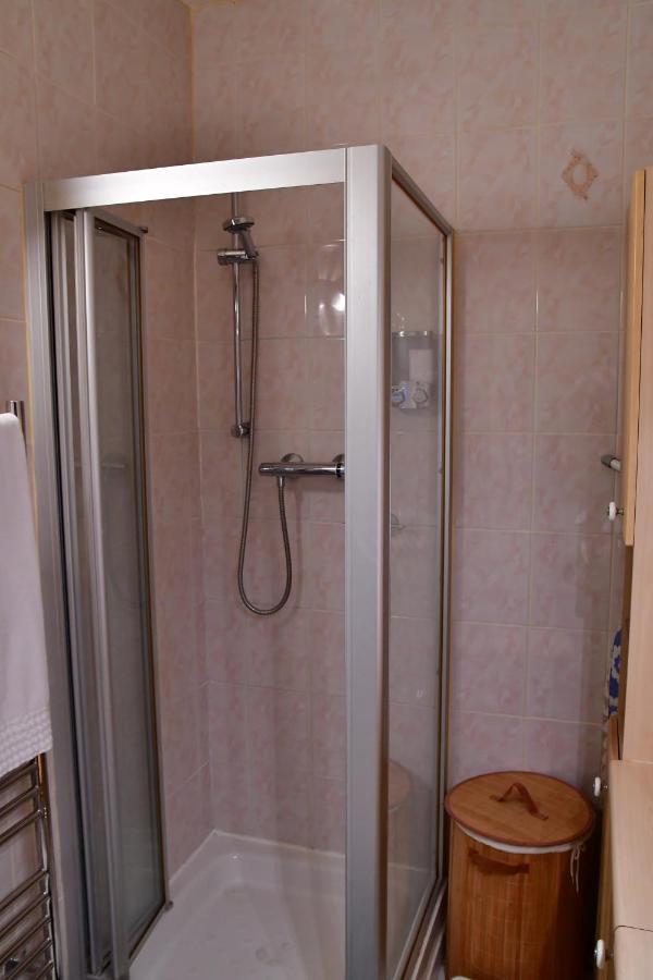 Entire Niche Apartment Hildenborough Exterior foto