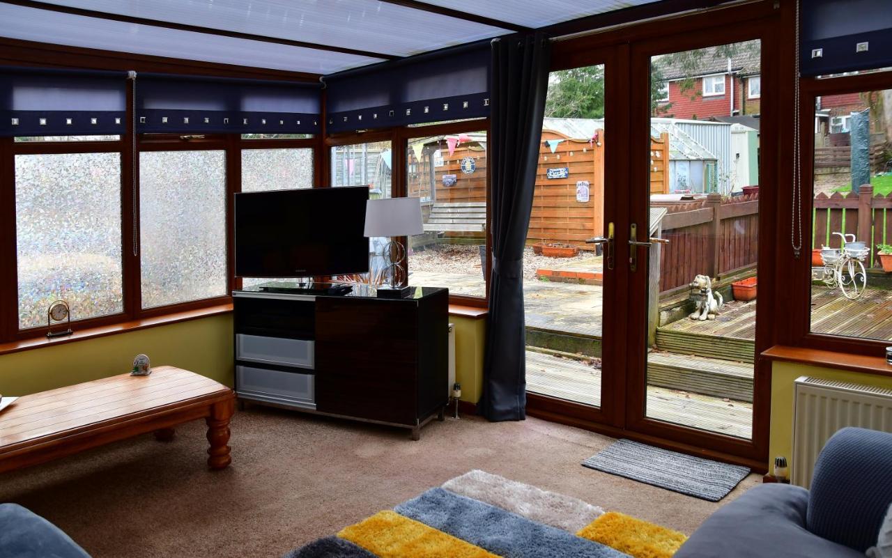 Entire Niche Apartment Hildenborough Exterior foto