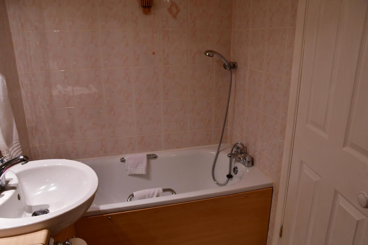 Entire Niche Apartment Hildenborough Exterior foto